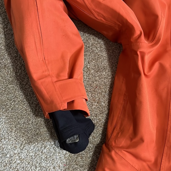 Insulated Gortex Ski Shell - Picture 6 of 15